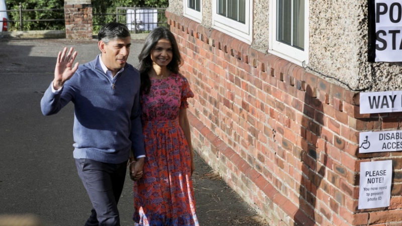 蘇納克和太太阿克沙塔 蘇納克和太太阿克沙塔