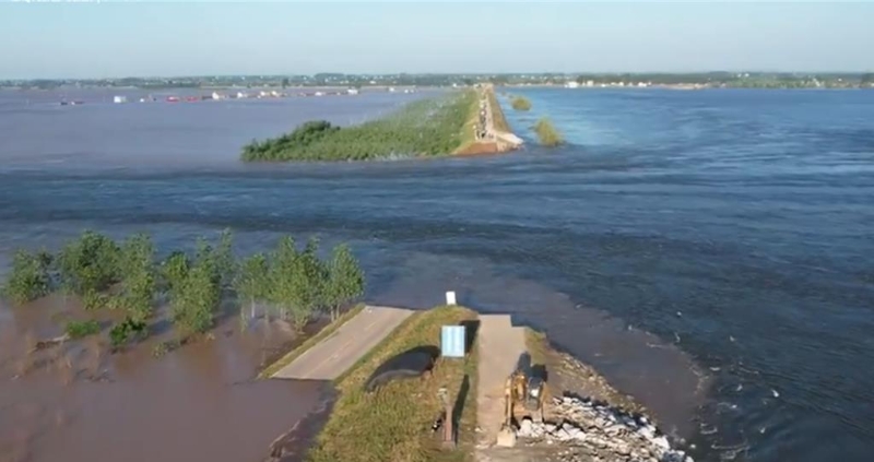 洞庭湖決堤口延伸226米 洞庭湖決堤口延伸226米