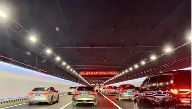 深中通道海底隧道最美天幕暫時關閉。