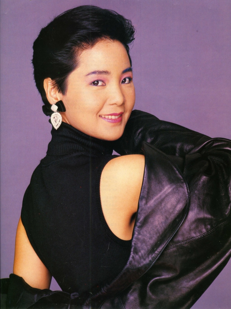 已故臺灣歌手鄧麗君雖然未到內地演唱，但在內地亦同樣人氣極高。