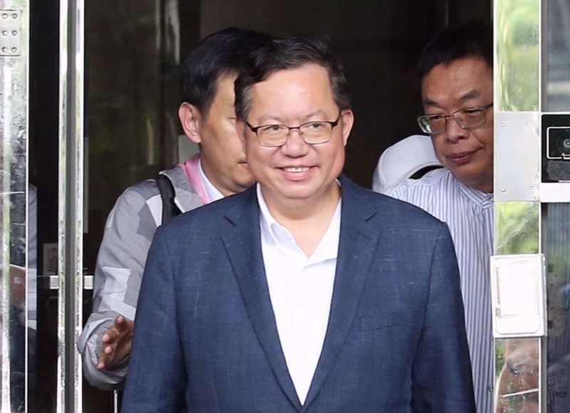 ?；鶗岸麻L、桃園市前市長鄭文燦（中）涉貪遭羈押，相關話題持續延燒。（中時資料照）