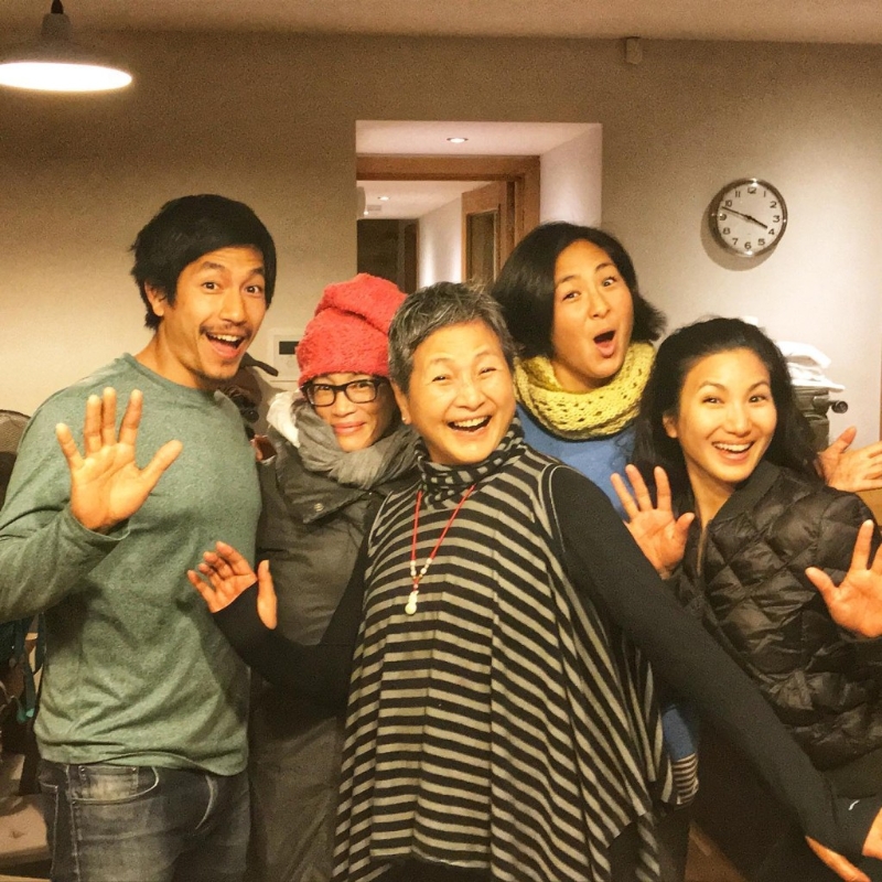 鄭佩佩育有三女一子，但原來她曾經都有生仔壓力。