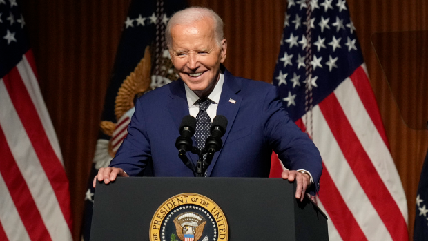 拜登揮刀砍大法官終身職 拜登揮刀砍大法官終身職