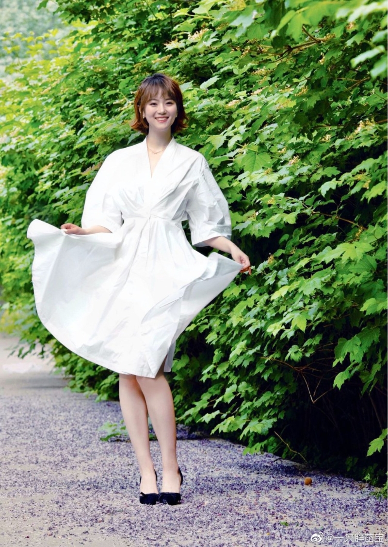 高菡一頭中短發令網民覺得她似梁詠琪。