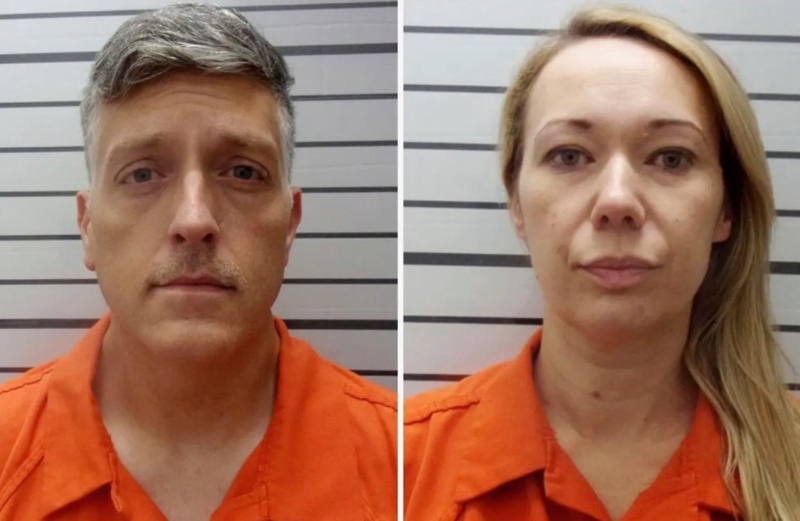 霍爾福德夫婦目前1人正在保釋候審，1人正在羈押當中。