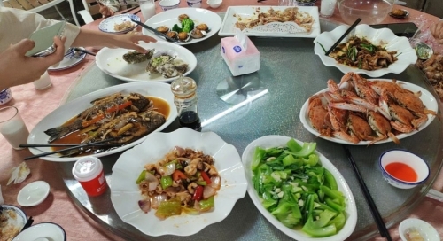 8. 漁人碼頭可以購買海鮮，拿到附近的餐廳加工。 （圖片來源：小紅書@一只會飛的喵）