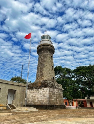 5. 硇洲島 硇洲燈塔與倫敦燈塔和好望角燈塔并稱世界三大燈塔，也是湛江八景的硇洲古韻。圖片來源：小紅書@愛新覺羅猛