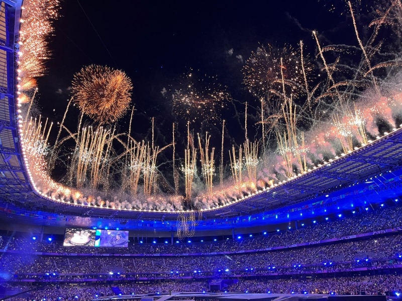 閉幕禮放煙花，巴黎奧運終于落幕。