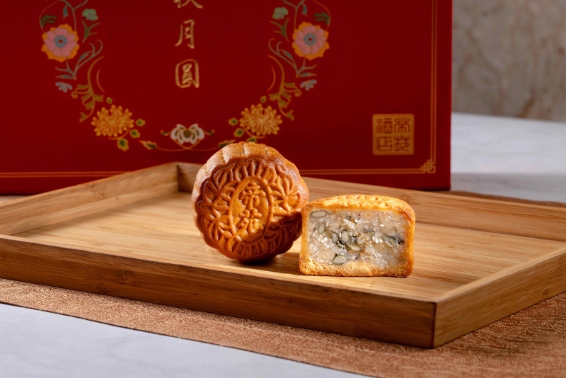 3.麥芽糖高纖果仁月餅，精挑優質雜錦果仁及麥芽糖，味道天然無添加，高纖健康又飽肚。（$348 帝苑酒店）