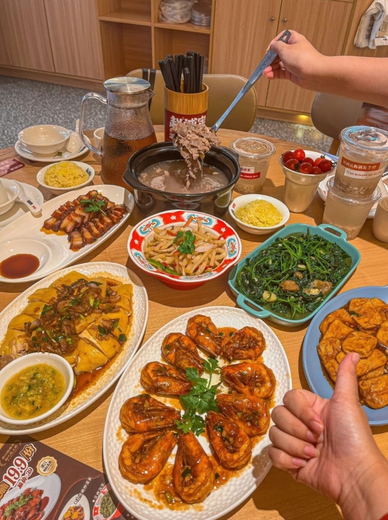 湛江家鄉美食2024｜1. 趙誠實．湛江雞飯店 奧運金牌跳水運動員全紅嬋家鄉湛江菜，以雞和海鮮著名。（圖片來源：小紅書＠九億夢）