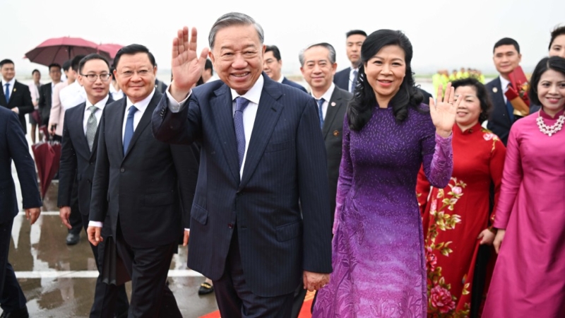 18日上午，蘇林抵達廣州，開始訪華行程。新華社