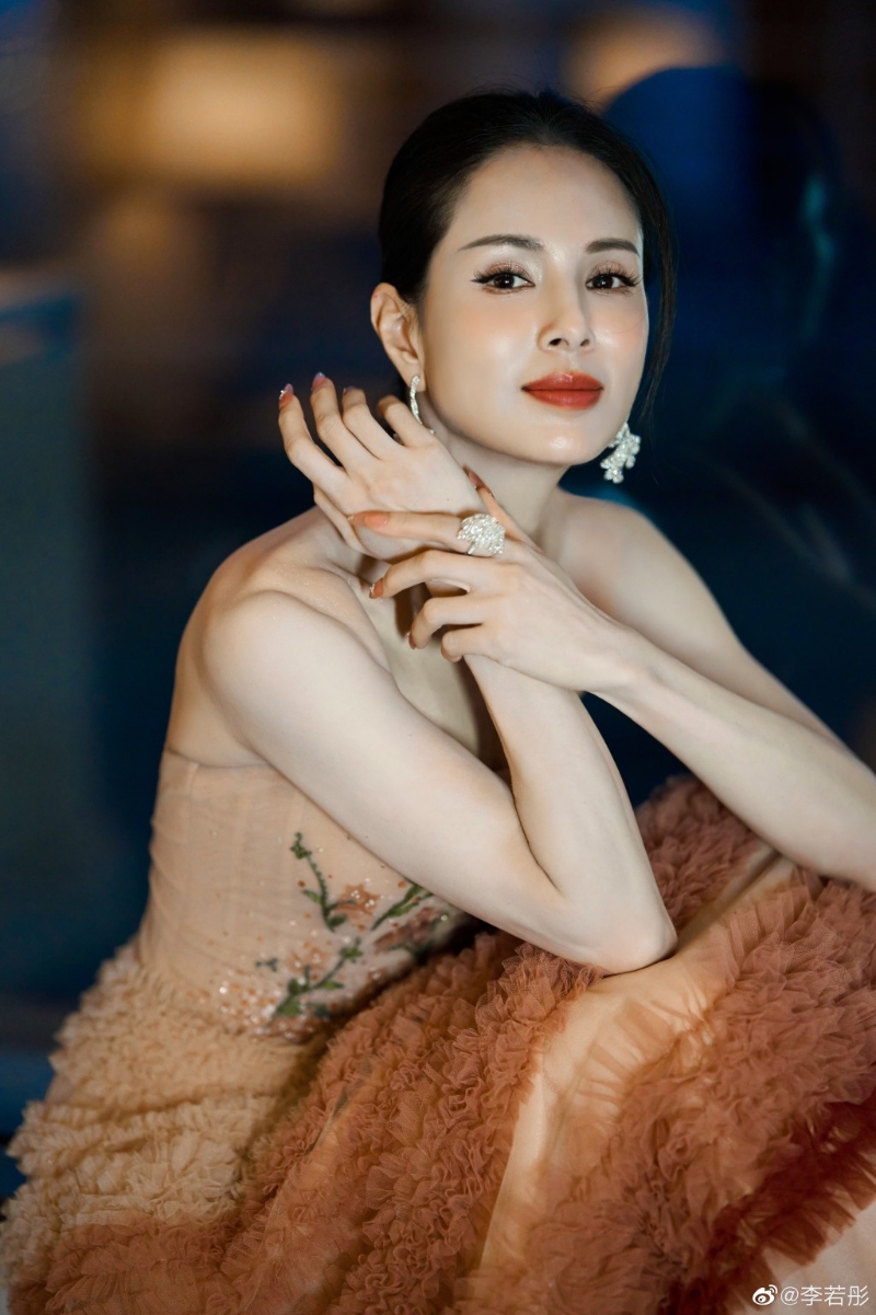 李若彤一直都是凍齡美魔女。