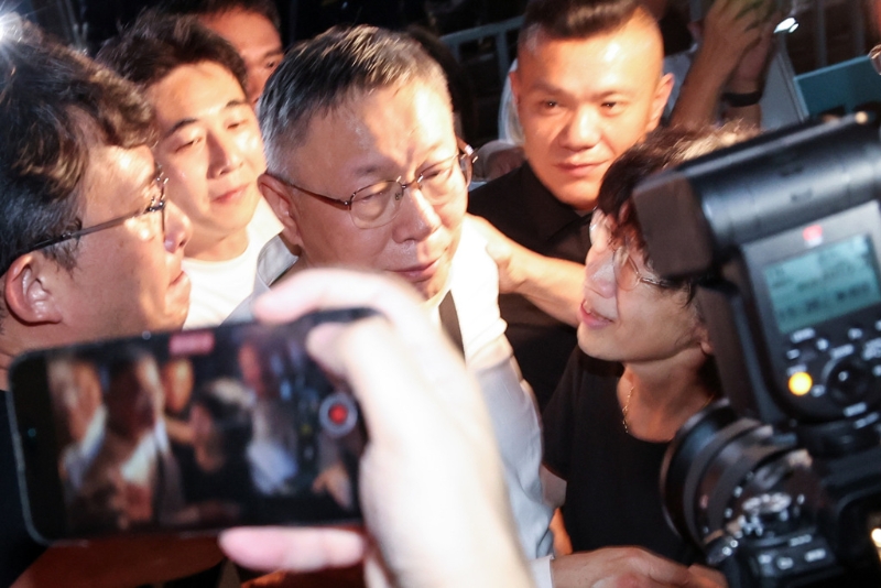 民眾黨黨主席柯文哲卷入京華城容積率弊案遭聲押，臺北地院2日凌晨裁定無保請回，檢方將提抗告。中時資料照