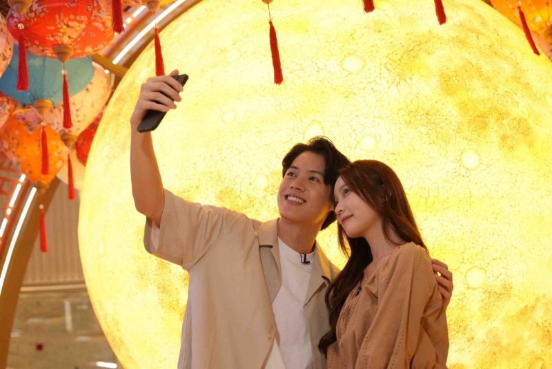 荃灣如心廣場中秋巨型月亮打卡位 荃灣如心廣場中秋巨型月亮打卡位