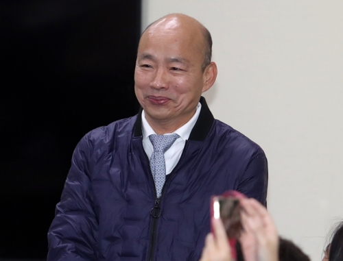 韓國瑜助臺北市政府“調頭寸”時，卻傳出向公股行庫募款不順的情形。