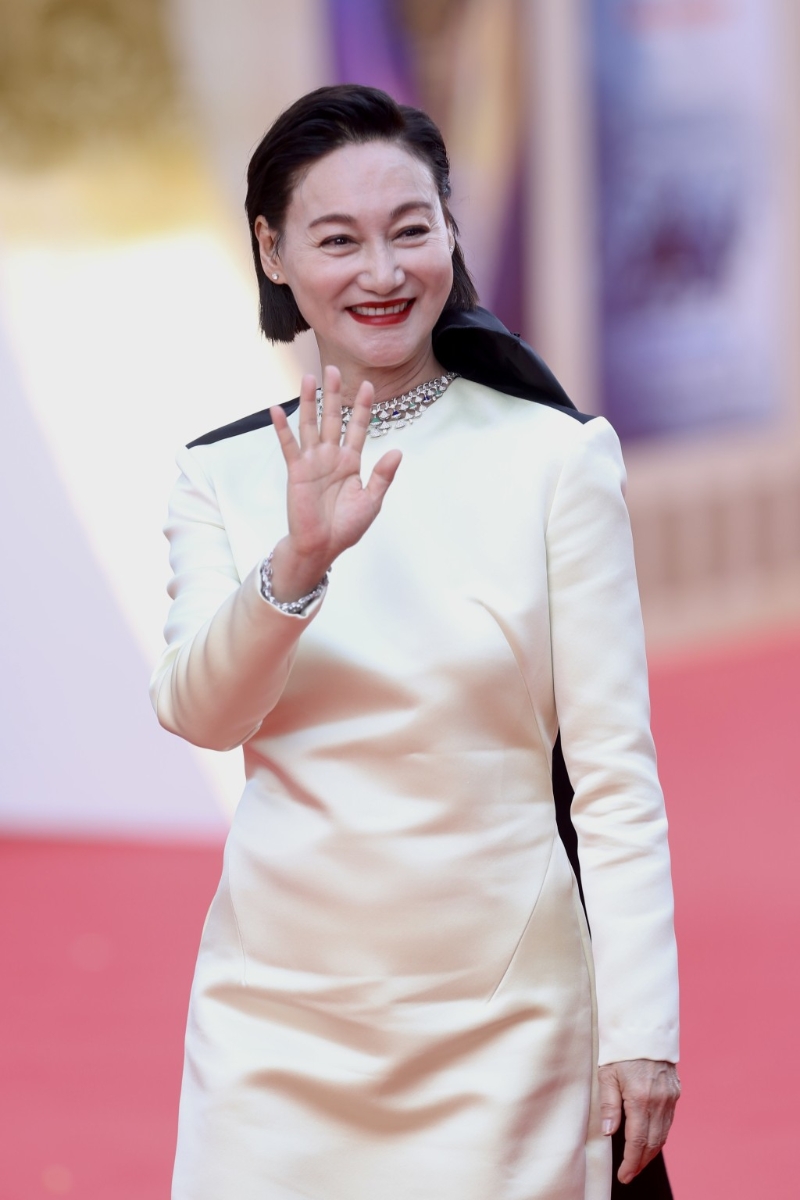 惠英紅的爸爸本是山東大戶人家，為滿族正黃旗后裔，原姓葉赫那拉氏。 歷史著名人物慈禧太后，就是正屬葉赫那拉氏。