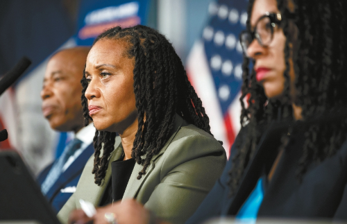 亞當斯核心內圈再有人事變動 亞當斯核心內圈再有人事變動