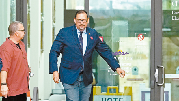 亞利桑那州州務卿豐特斯 亞利桑那州州務卿豐特斯