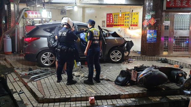 15歲無照少年駕車釀3死2傷 15歲無照少年駕車釀3死2傷