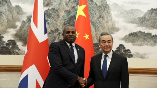 林德偉與外交部長王毅舉行會晤 林德偉與外交部長王毅舉行會晤