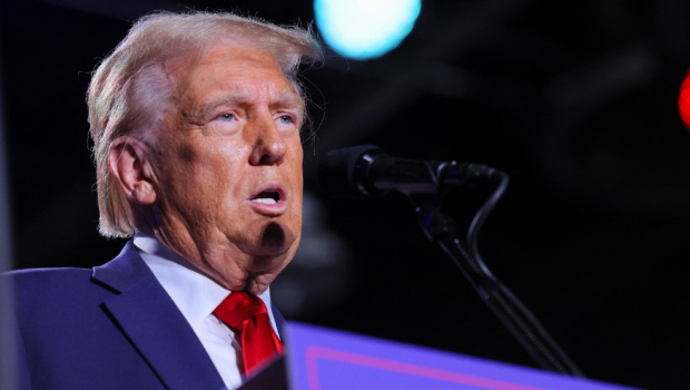 特朗普不斷出席各項接票活動。