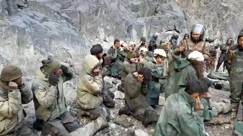 2020年中印邊境沖突，中方俘虜印方士兵。（網絡圖片）