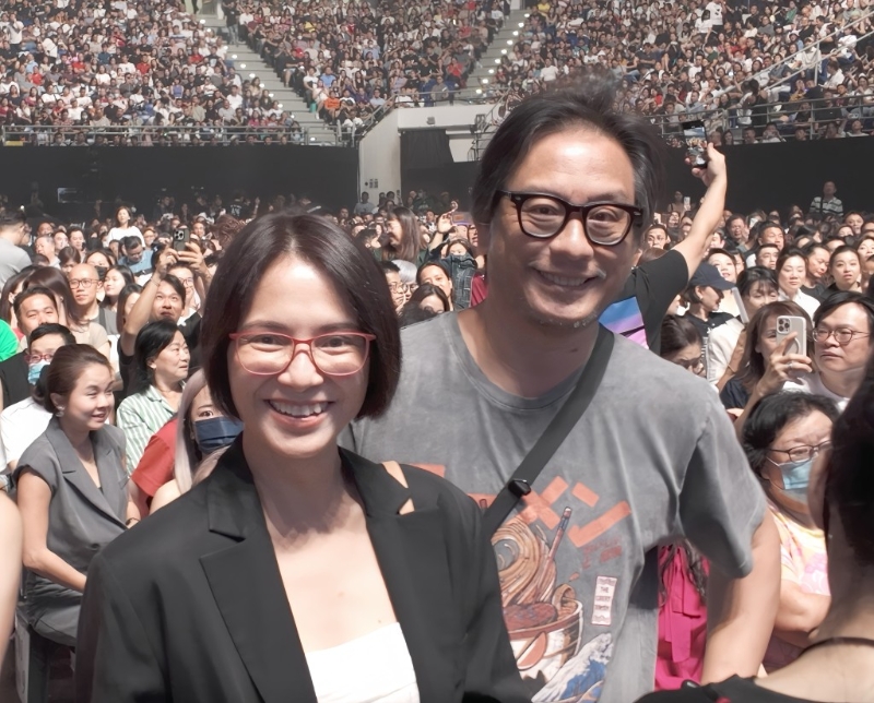 華仔為彭順演出的新戲《危機航線》仍在熱映中，難得彭導和太太李心潔這晚作為座上客。