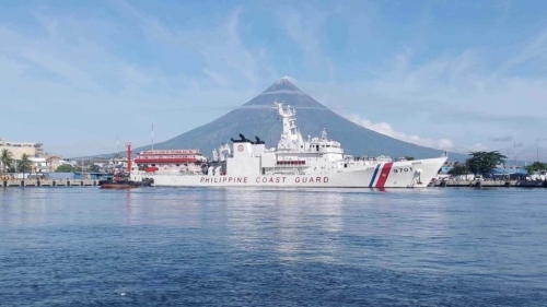 菲律賓海岸防衛隊的船艦。 fb