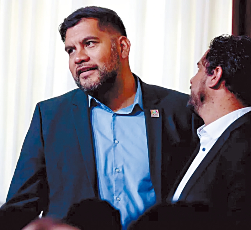 洛杉磯議員。