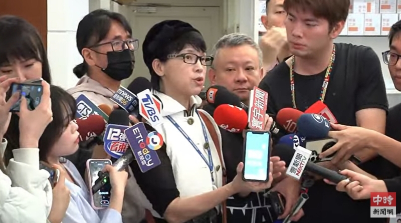 璩美鳳控柯文哲性騷，今（12）日秀出與柯的對話截圖，并還原整起事件。