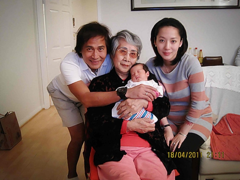 孫麗雅為齊秦誕下一子一女。