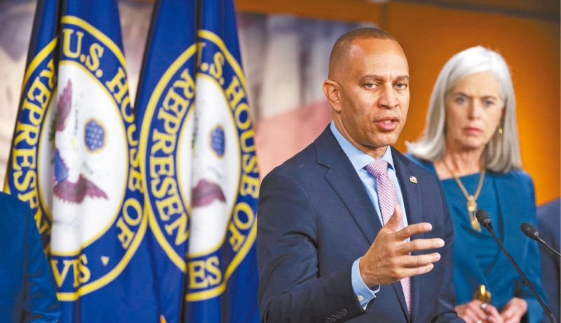 杰弗里斯成功連任民主黨眾院領袖。