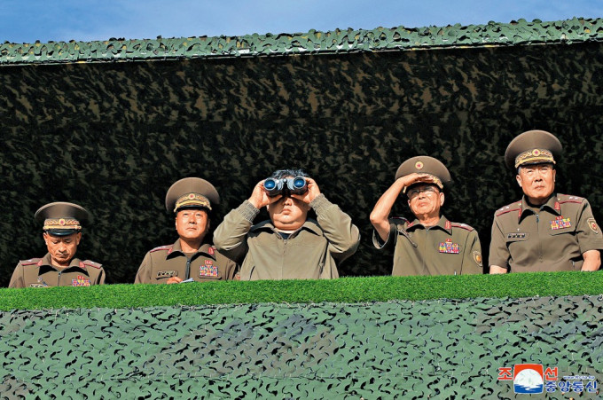 三星上將金永福9月陪同金正恩視察特種部隊訓練基地。.jpg