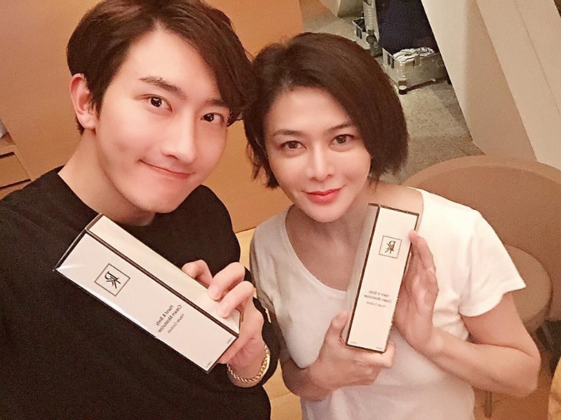 關之琳與臺灣富商離婚后，曾與Super Junior-M內地成員周覓傳緋聞。