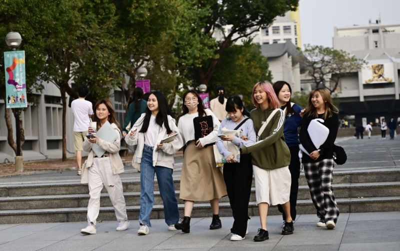 今年的《大學聯招選科指南》，會重點介紹本港12間高等學府的熱門搶報學科。