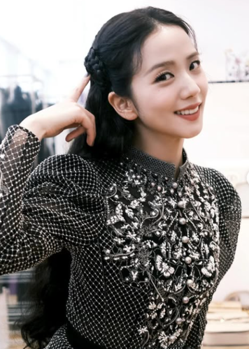 第一名就是BLACKPINK成員Jisoo。