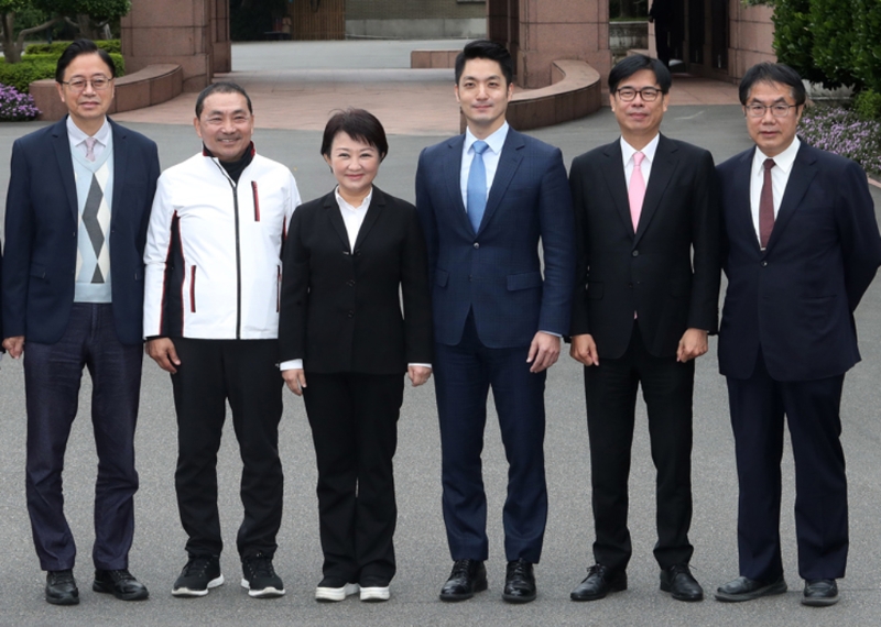 圖為陳建仁內閣首次“行政院”院會，六都市長出席。