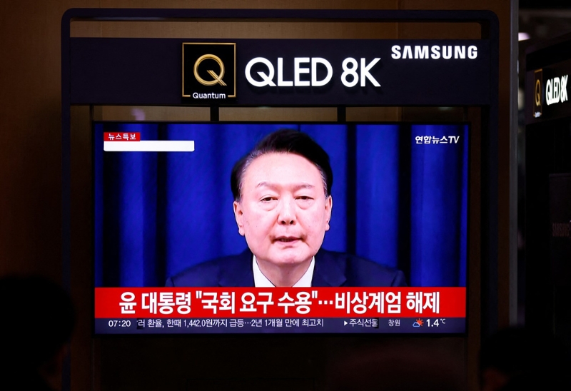 韓國總統尹錫悅結束6小時戒嚴鬧劇，4日上午傳出韓國總統府高階幕僚集體請辭，另外執政的國民力量黨也傳出要逼尹錫悅退黨。