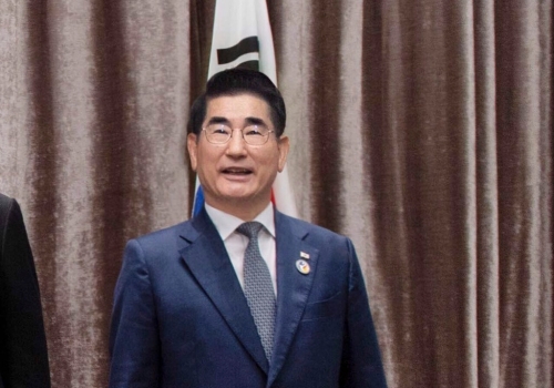 韓國防長金龍顯4日下午透露已向尹錫悅請辭，并向全民表達道歉之意，表示會負起全責。美聯社