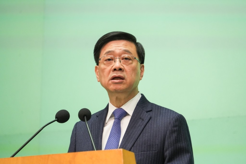 問及為何今次被換局長不包括謝展寰，李家超回應時指每個局長都是全力以赴。 吳艷玲攝