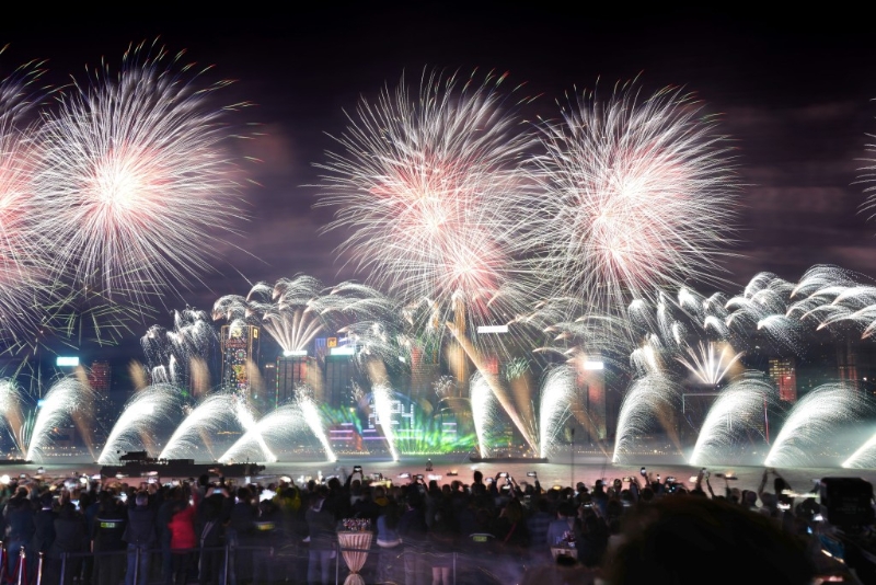 「香港跨年倒數」煙花音樂匯演。