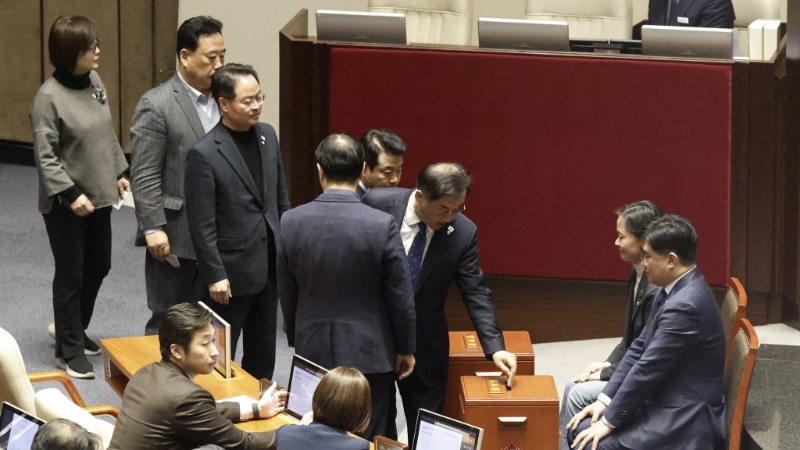 韓國國會議員就尹錫悅彈劾案投票。