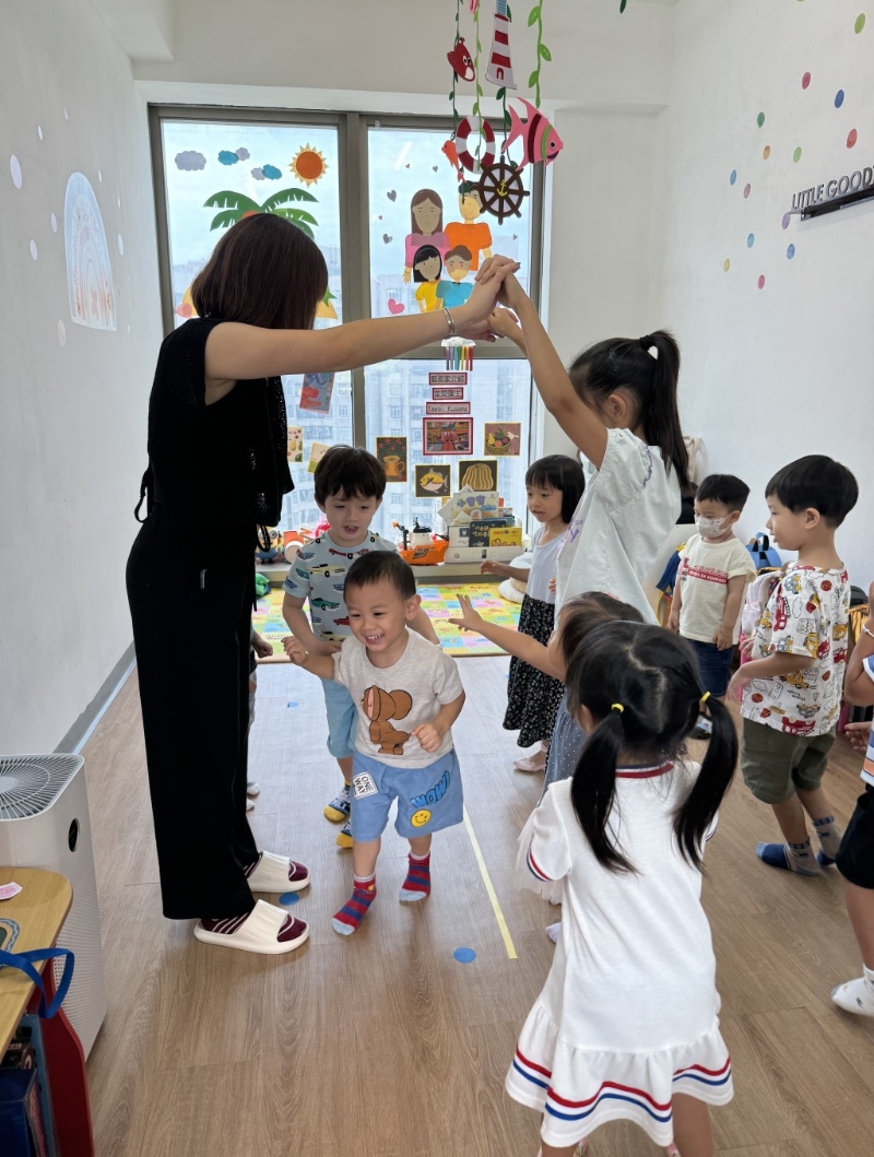 透過群體活動，提升小朋友的社交發展。