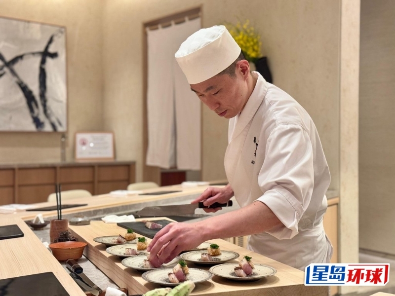 臨近佳節想嘆到頂級Omakase（廚師發辦），不用遠赴日本，到澳門都可以品嘗。 坐落于澳門銀河萊佛士酒店的“鮨吉祥 宮川”，由日本六大米芝蓮三星壽司大師宮川政明主理。