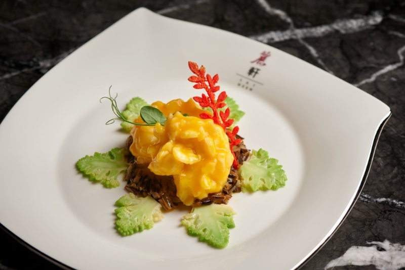 于平安夜及圣誕節當天特別推出八道菜圣誕晚宴，結合中式美食文化及西方節慶