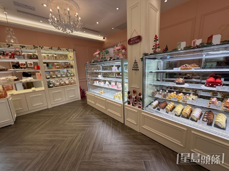 店舗裝修有別其他餅店的面包店風格，反而用上粉紅色甜美少女風。