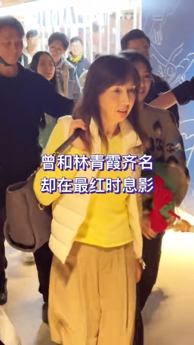 12月10日，柏安妮低調現身沙田欣賞大女兒許恩怡（Natalie）與鄭伊健、陳卓賢（Ian）和蔡思韻主演的《久別重逢》首映禮。