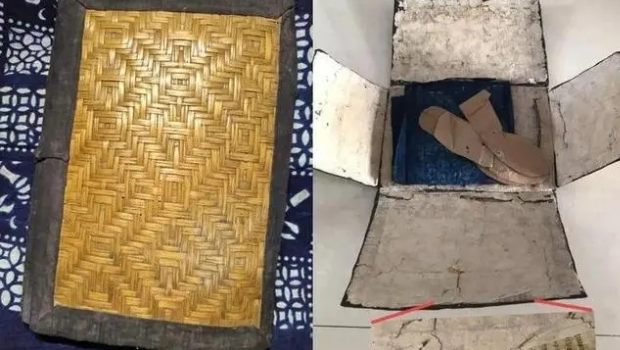 米青東購買的灰纈藍布夾包 米青東購買的灰纈藍布夾包