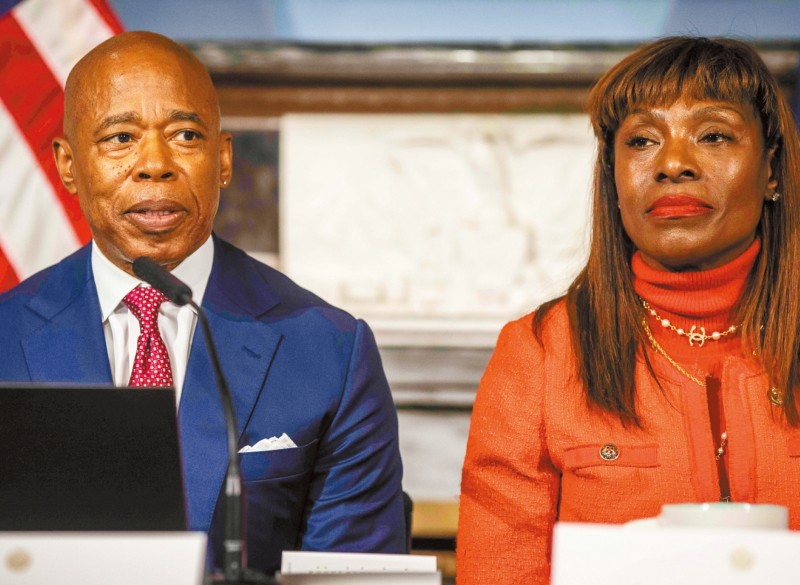 亞當斯首席顧問。