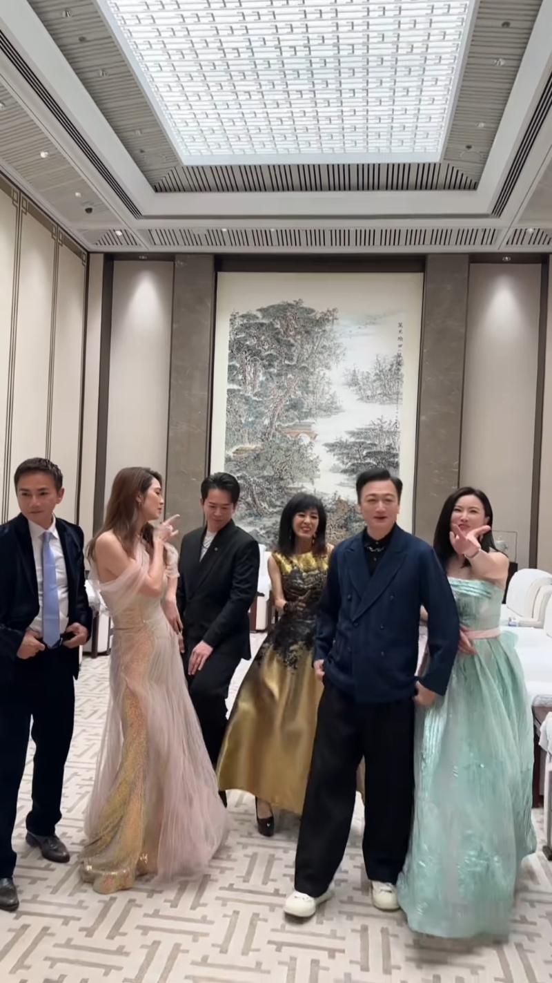 米雪拉開陶大宇，洪欣看見時爆笑。